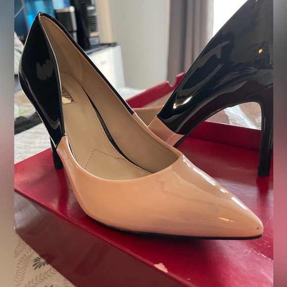 NIB Jennifer Lopez Patent Leatherer Nude & Black 3” Heels Size 8 - Picture 4 of 6